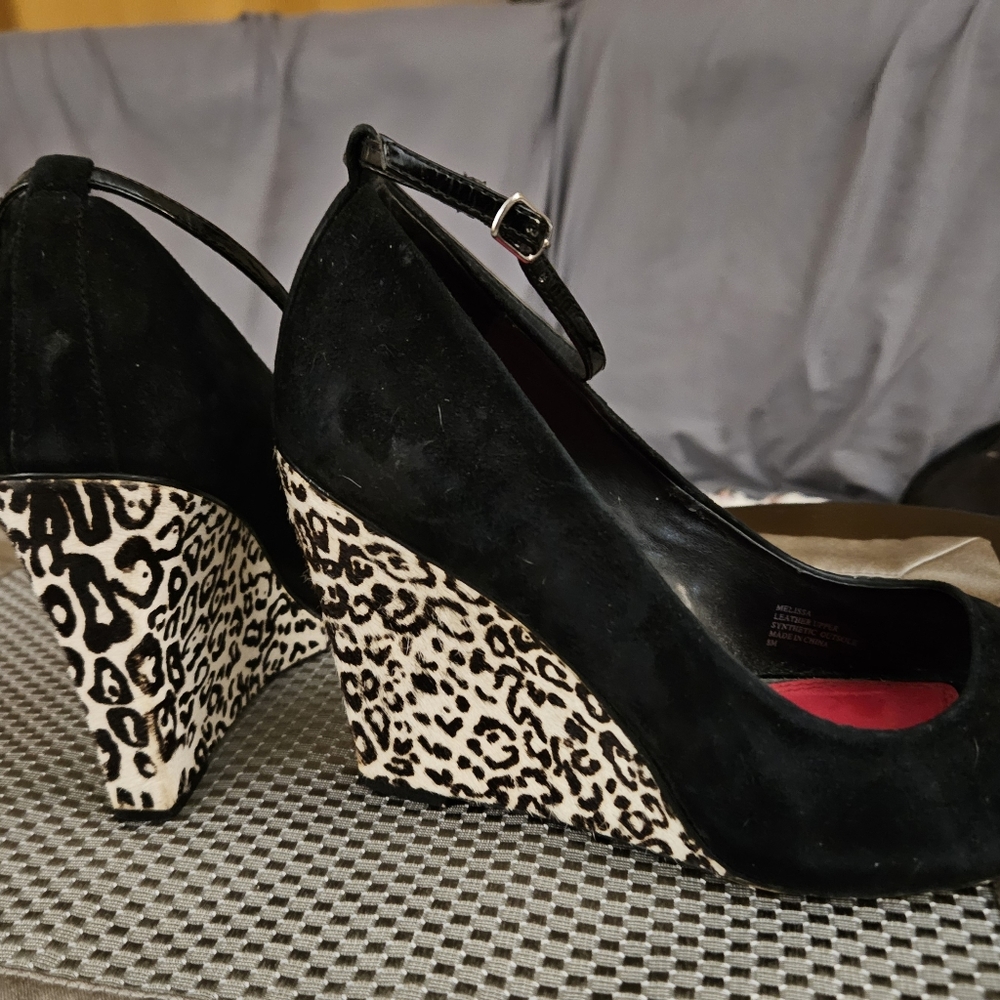 Ankle Strap Cheetah Wedges WHBM - Picture 2 of 7